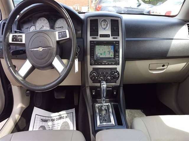 2007 Chrysler 300 Touring 4dr Sedan